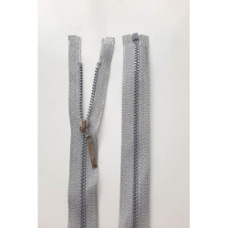 Dlouhý zip dělitelný - středně hrubý 64 cm, zuby 6 mm