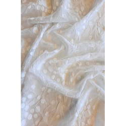 Šifon s puntíky s efektem kreš