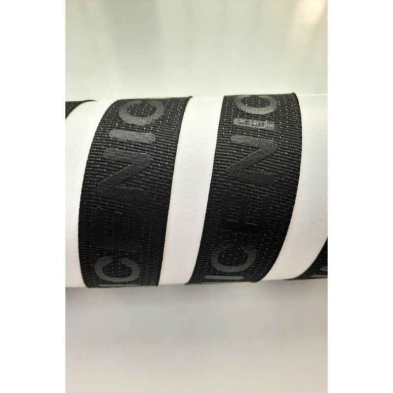 Lampas černá, NICE