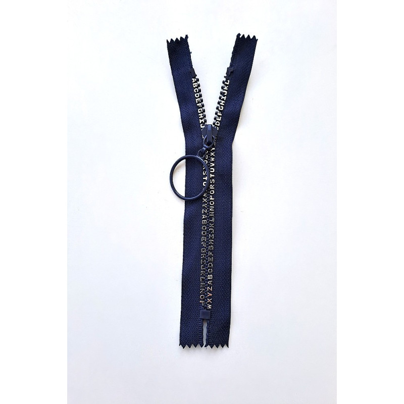 Krátký zip kapsový - písmenka 16 cm, zuby 8 mm, modrá/stříbrná