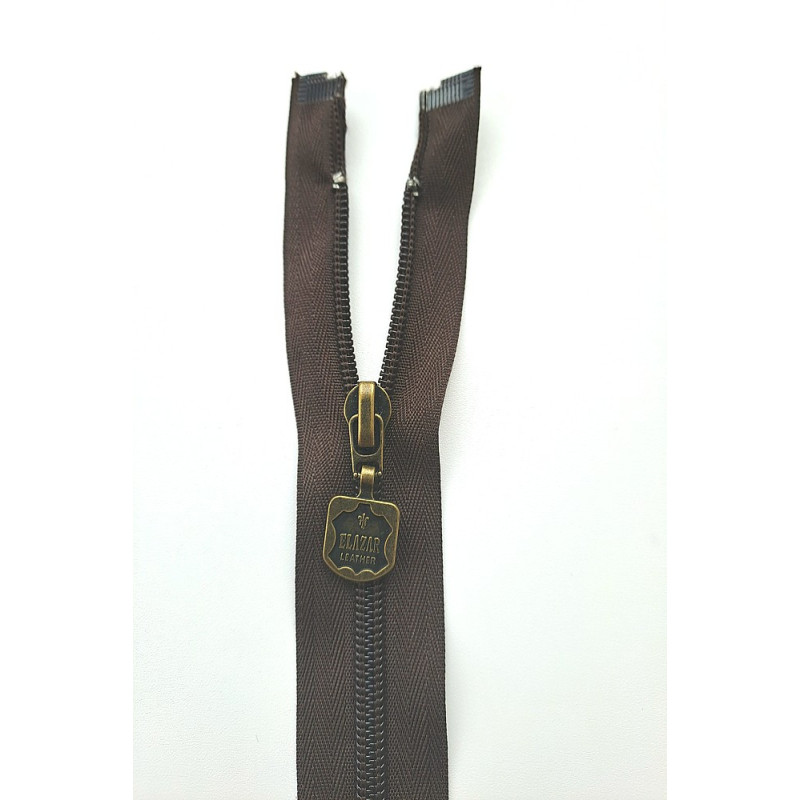 Krátký zip kapsový - středně hrubý 25 cm, zuby 6 mm spirála hnědá