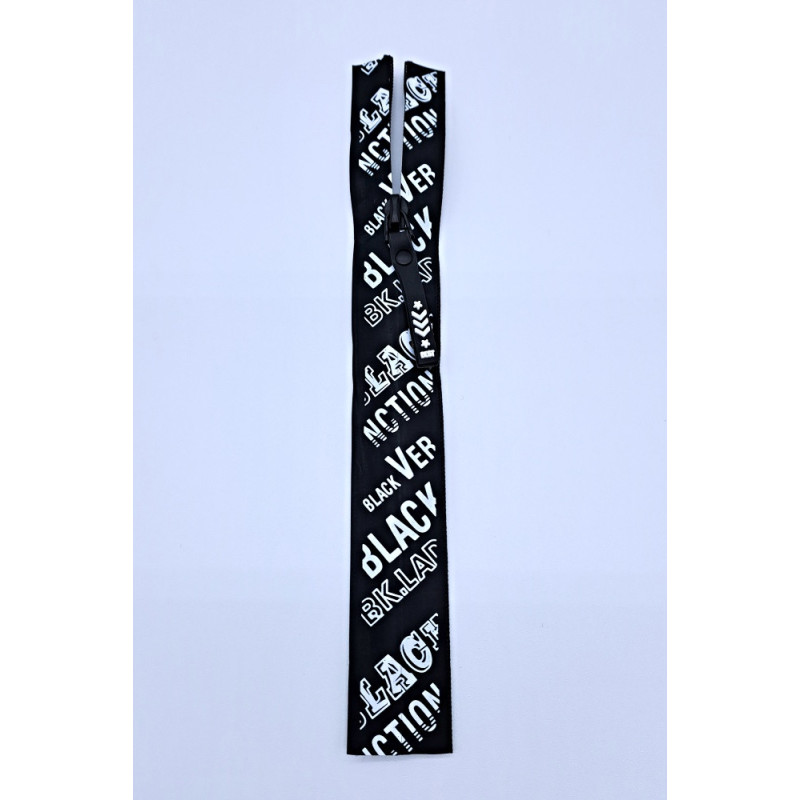 Krátký zip kapsový - potisk diagonál 17 cm, spirála, bílá