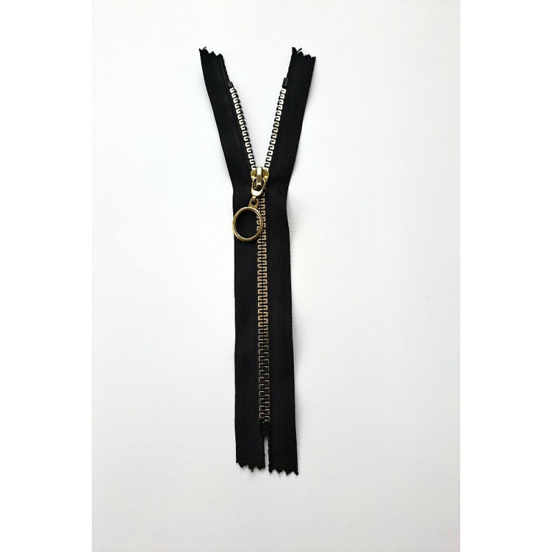 Kapsový zip - středně hrubý, zuby 6 mm, černá zlatá 19