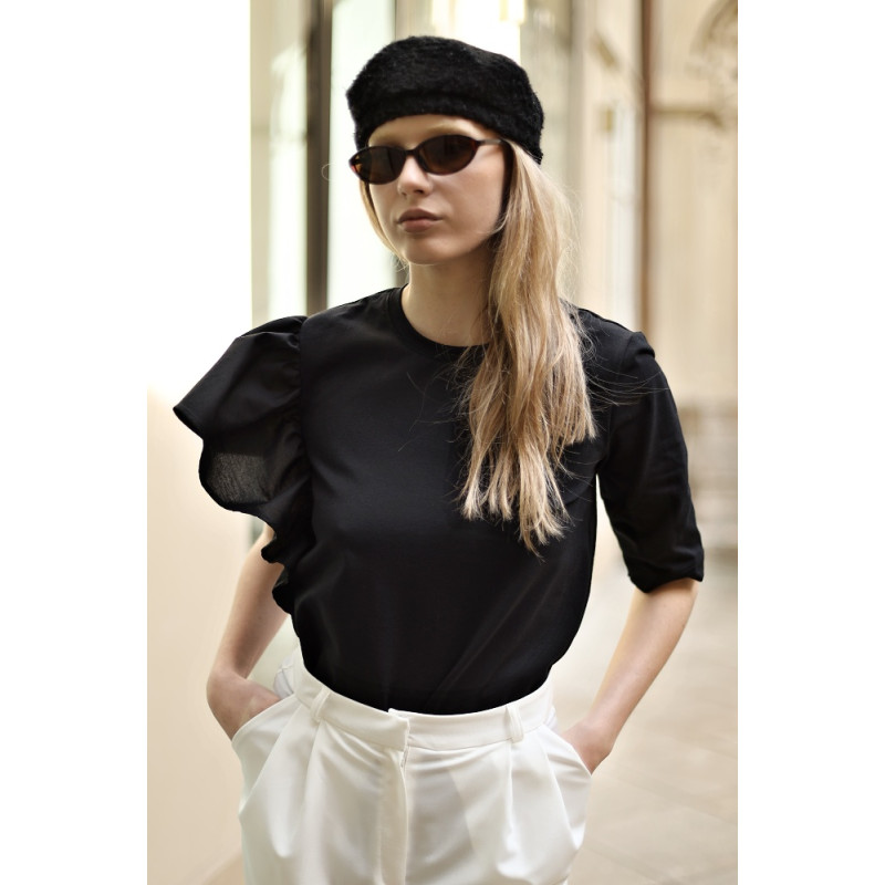 Asymmetrisches Damen-T-Shirt für den Sommer mit Volantärmel